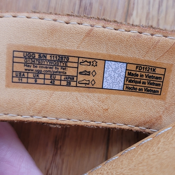 UGG TUOLUMNE Almond Leather Flip Flops W11 - Picture 9 of 13